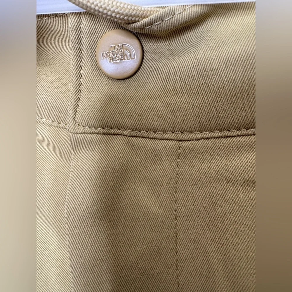 Light stride north face short size 30